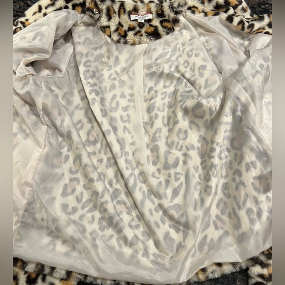 ANDREE BY UNIT FAUX FUR LEOPARD JACKET SIZE SMALL - Picture 12 of 16